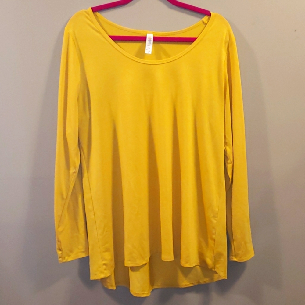 LuLaRoe Lynnae Top
